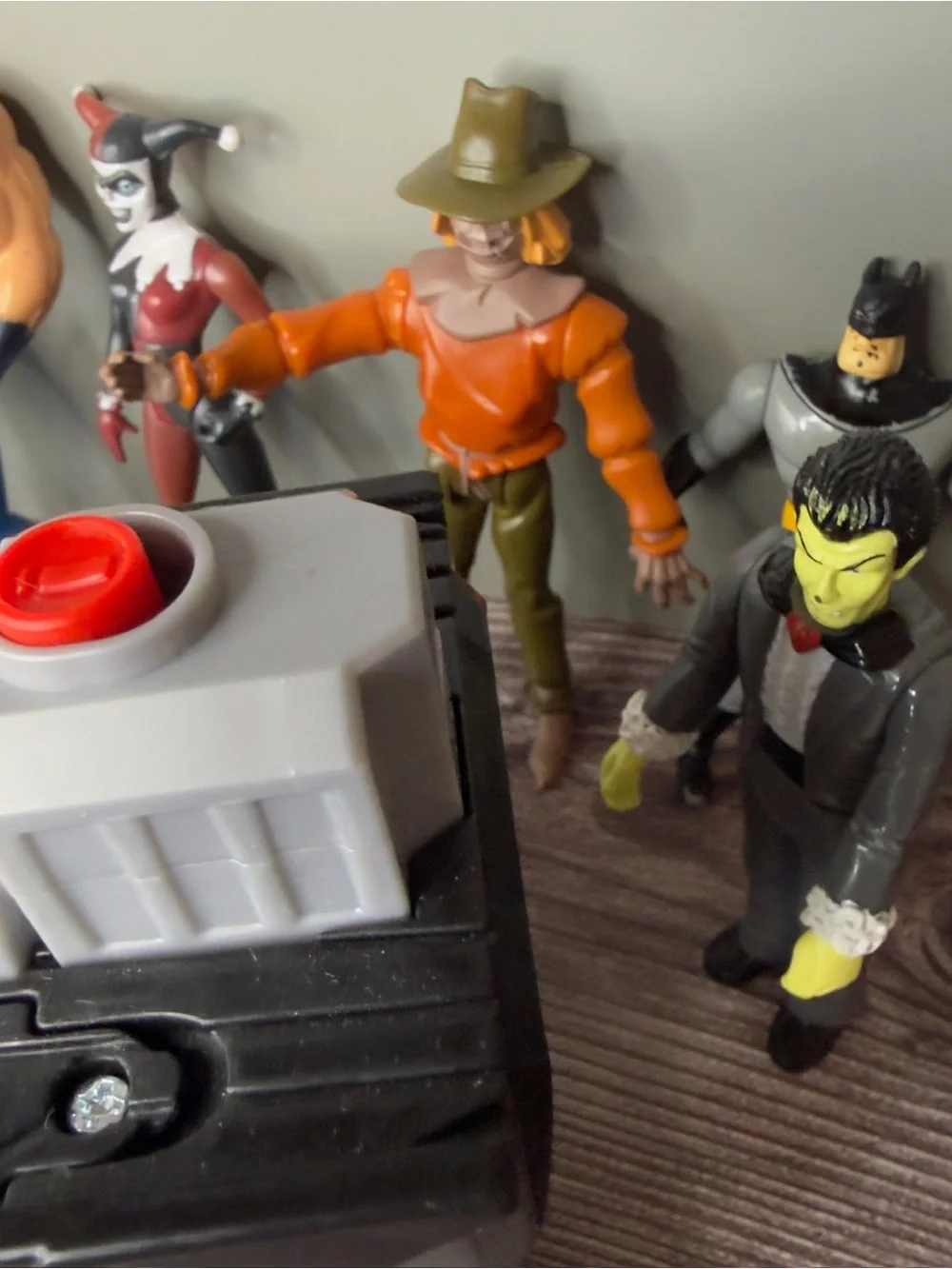 Batman & Villains Action Figure Lot w/ Bat Tank Cycle Bane Harley Quinn